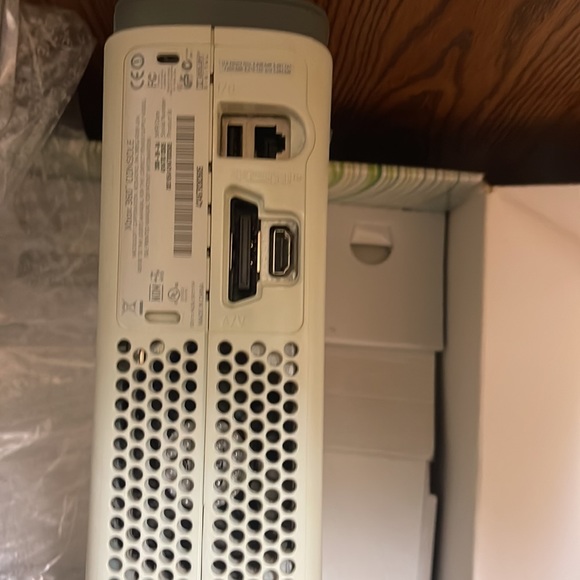 Xbox 360 - Picture 7 of 10